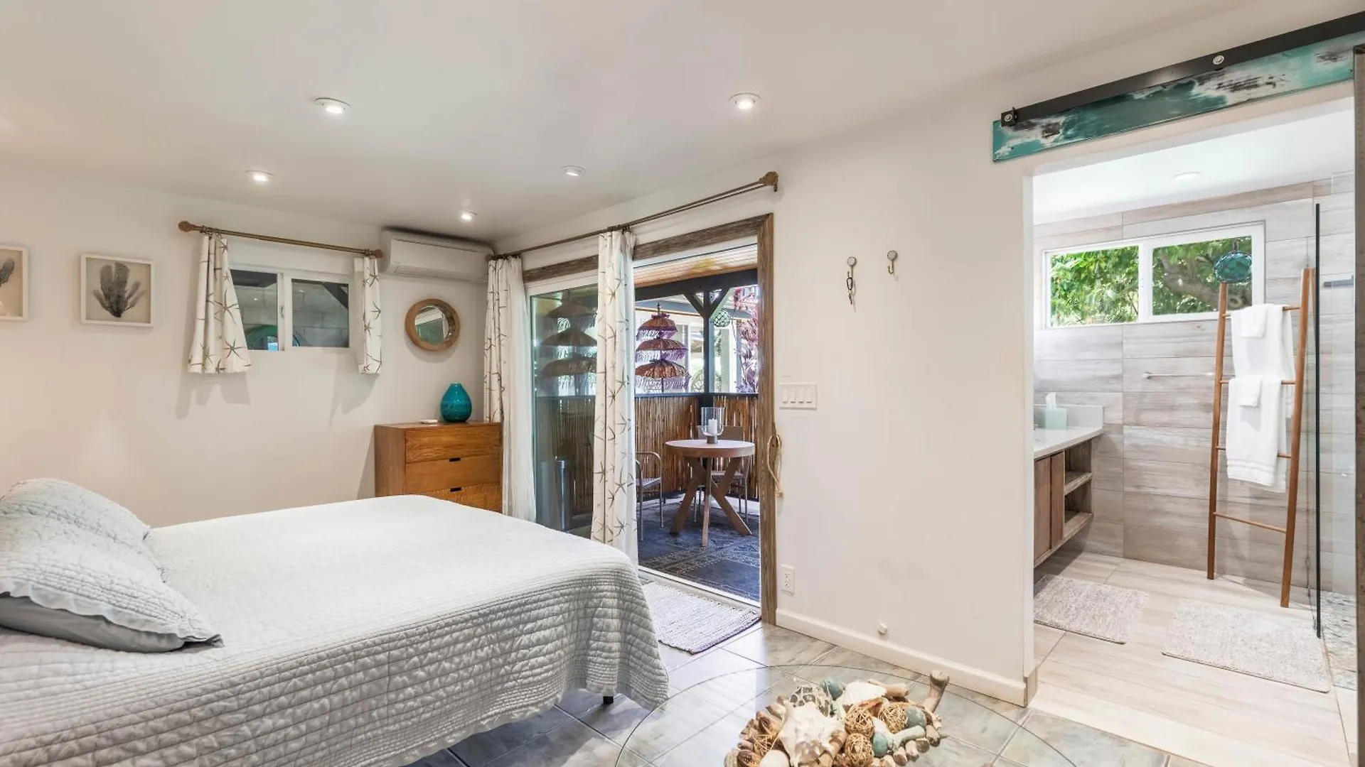 King Room-Mangolani Inn Paia